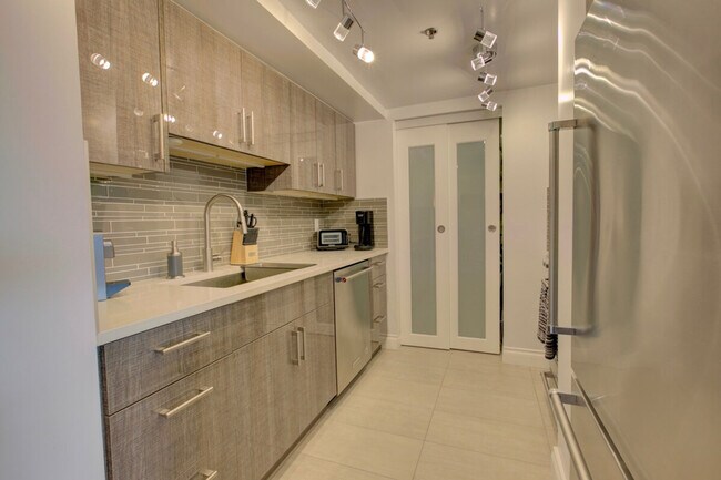 Photo - 289 Drake St Unit ID1345521P