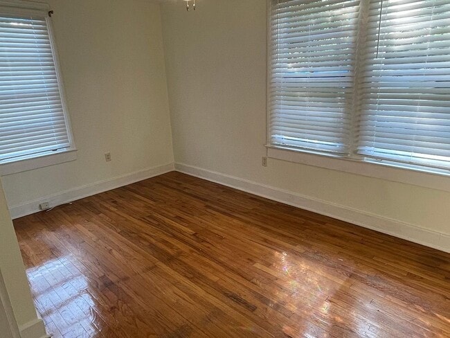 Photo - 1826 Anglo St