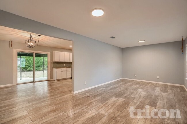 Photo - 209 Scott Ave