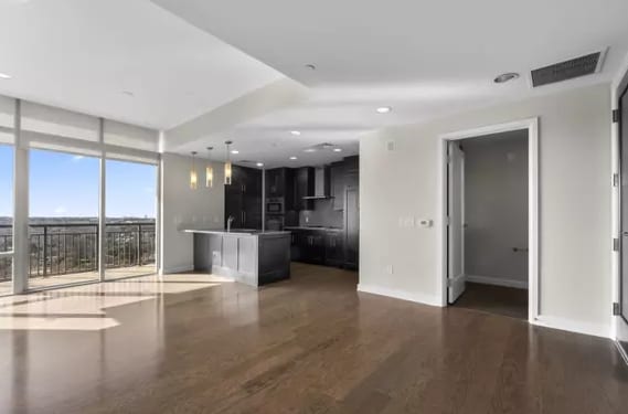 Building Photo - 4242 Broadway-560.2 Unit 560.2