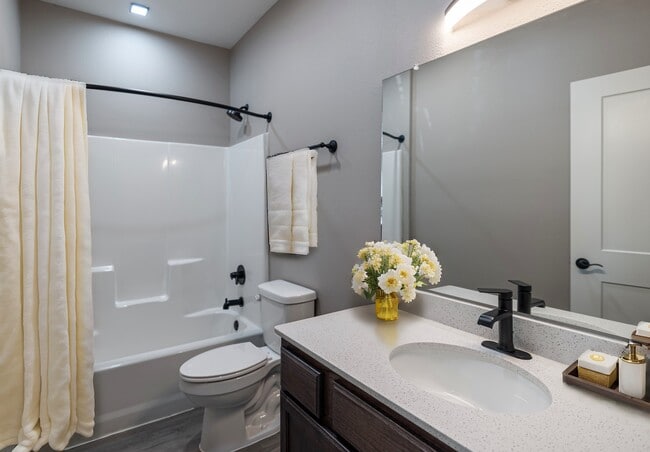 Baño de invitados preparado - Embassy Apartments