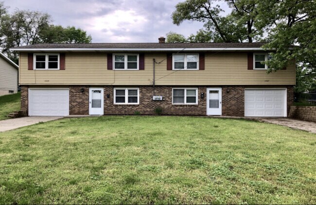 Photo - Woodward Duplex