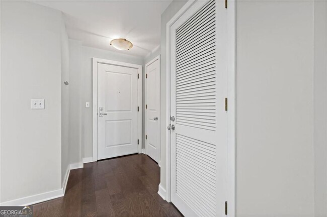 Photo - 3338 Peachtree Rd NE Unit 1105