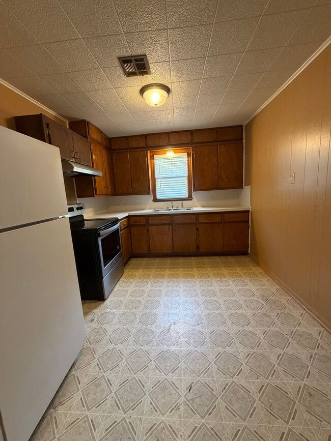 Photo - 519 N Highland Ave