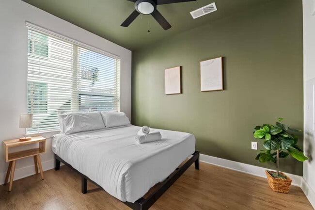 Building Photo - 3629 W Cypress St Unit ID1312603P Rental