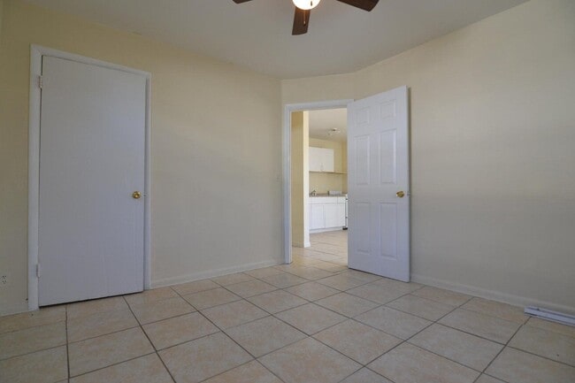 Photo - 1497 W 31st St