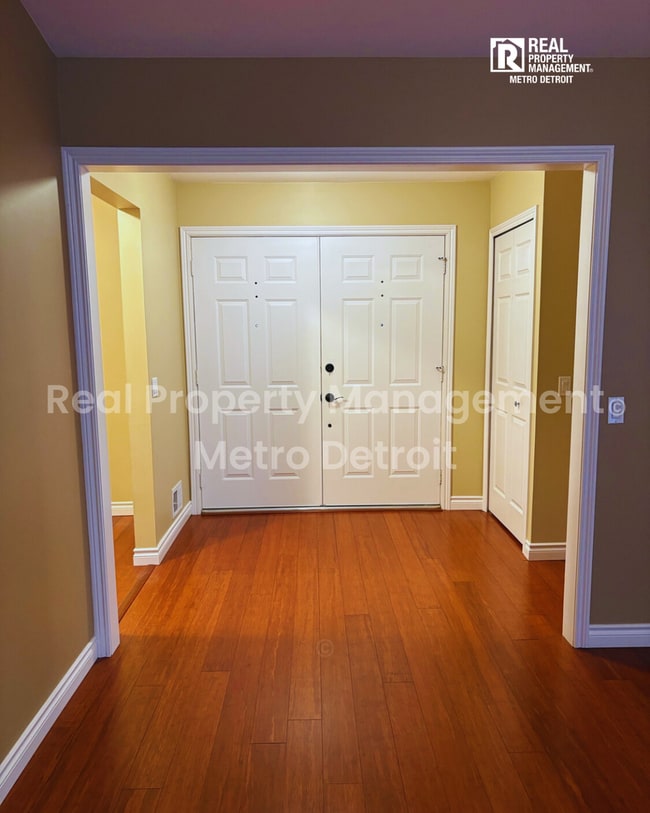 Photo - 2090 Cumberland Rd