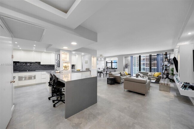 Building Photo - 9801 Collins Ave Unit 16U