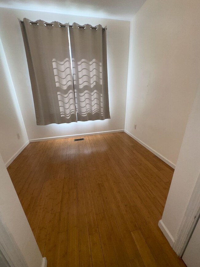 Building Photo - 1735 Willington St Unit 1735 Willington St 1st floor Rental