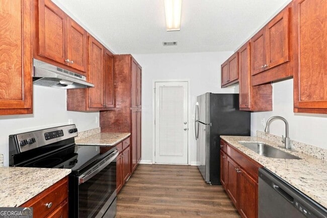 Photo - 8648 Thomas Ln