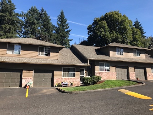 Building Photo - 12027-12069 SE Foster Rd