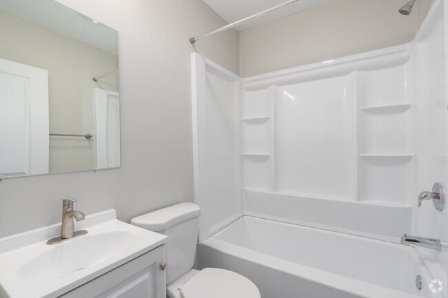 2BR, 1BA - 775SF - Bathroom