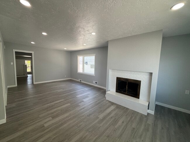 Photo - 805 Rhode Island Ave