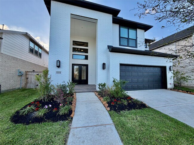 Photo - 1111 Luna Dr