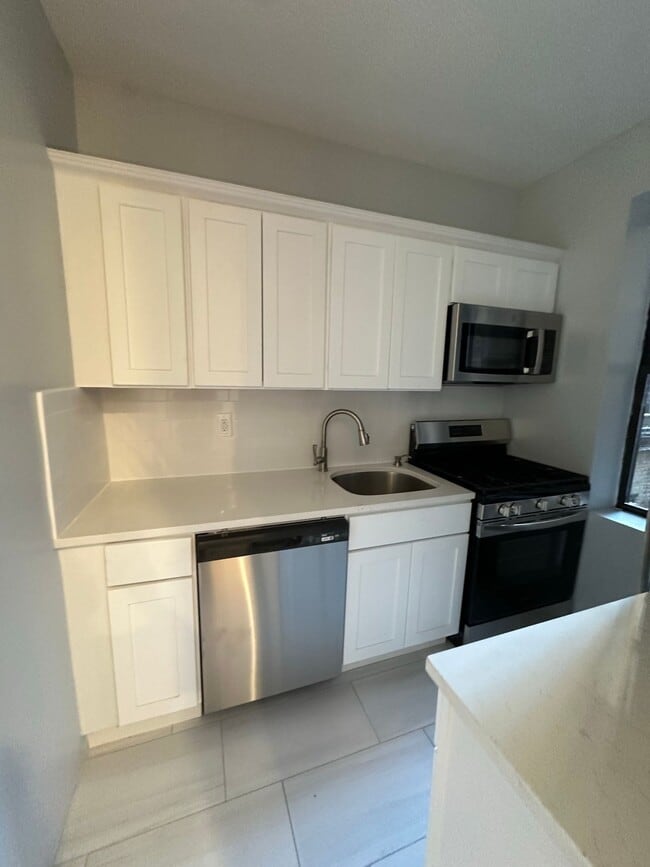 Building Photo - 6412 - Golden Crest 6412 Park Avenue, LLC Rental
