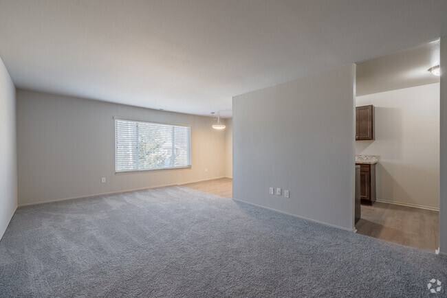 2BR, 1BA Living Room - Lincoln House