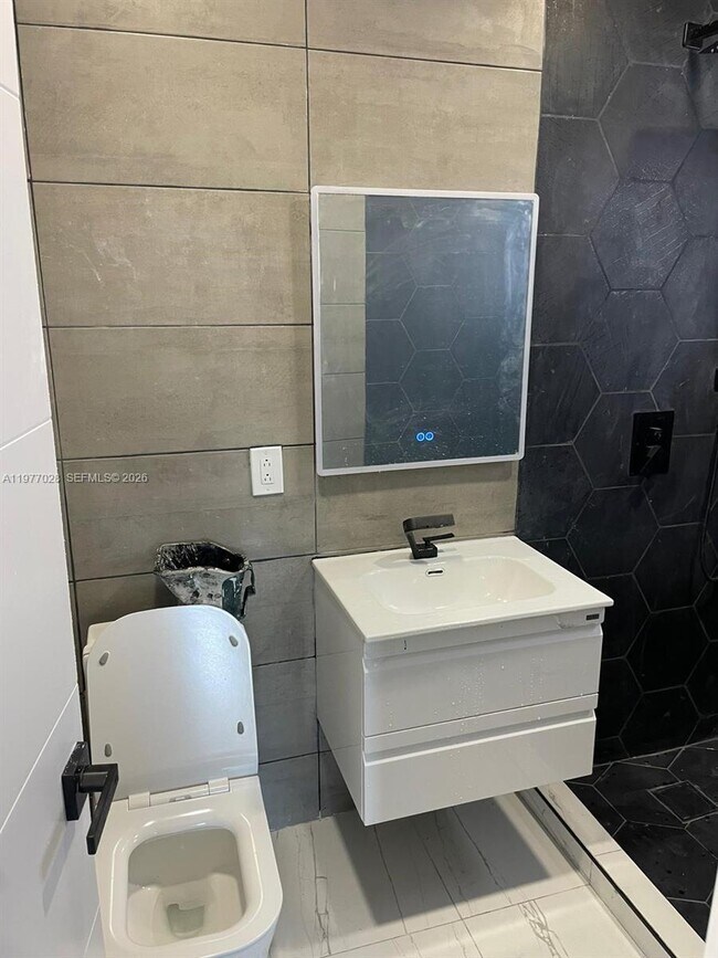 Photo - 1630 SW 20th St Unit 1