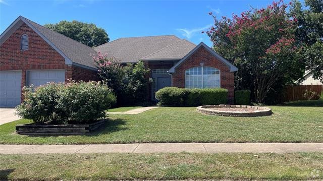 Building Photo - 320 Pebblebrook Ln Rental
