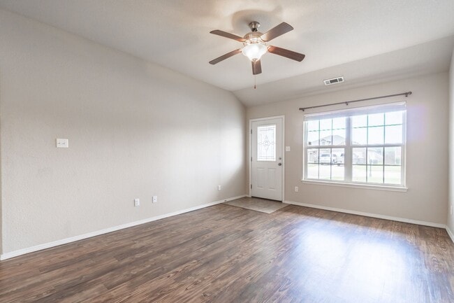 Photo - 2220 Ridgeway Ln