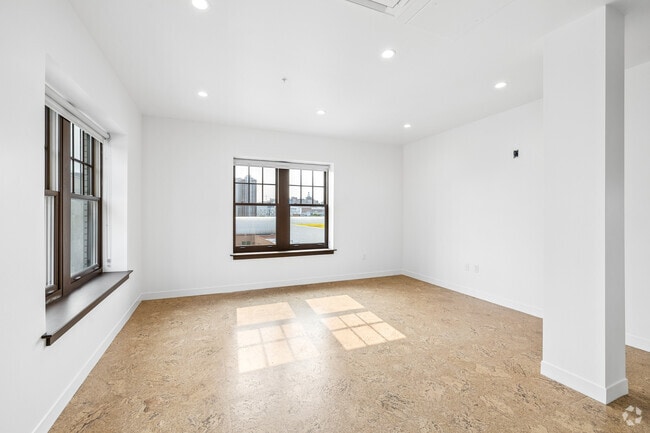 2BR, 2BA - 1,183SF - Living Room