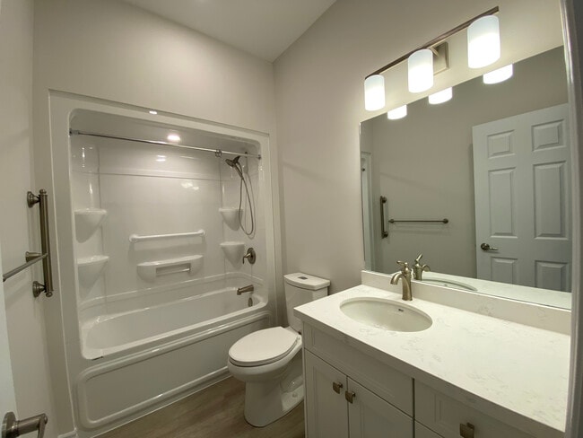 Photo - 300 Croft St