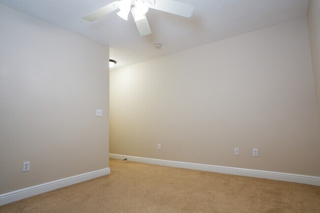 Photo - 1620 42nd Square