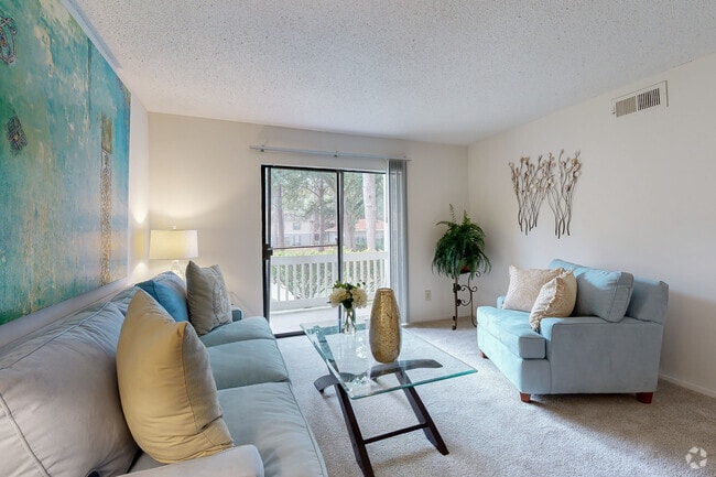 1BD 1BA 600SF