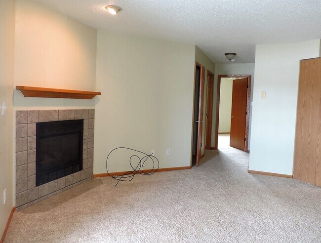 Photo - $1,025 | 2 Bedroom, 1 Bathroom Condo | No ...