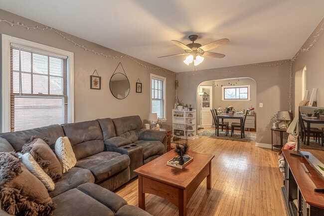 Photo - 120 S 5th St