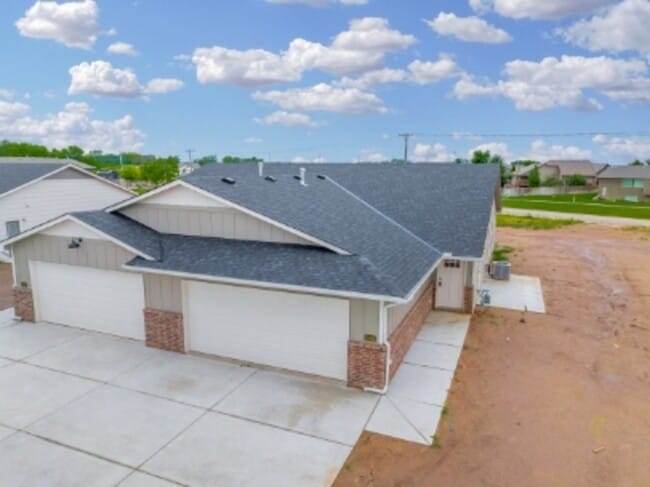 12704 W Cowboy St