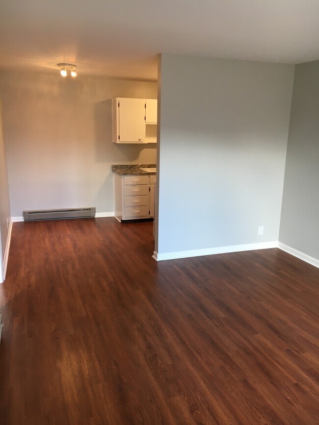 Dining Area - 2601 Hillsboro Pike Unidad C-11