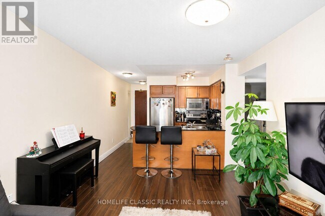 Photo - 18 Kenaston Gardens Unit 901