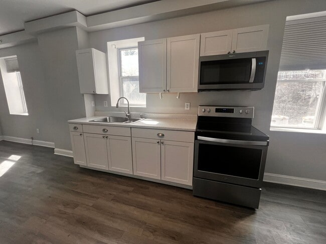 Photo - 2185 River Rd Unit Apt 1