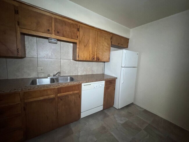 Photo - 201 W Lincoln Ave Unit 9