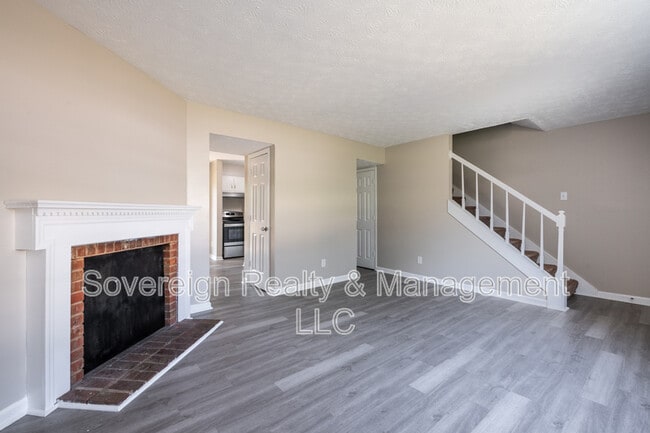 Photo - 580 Downing St