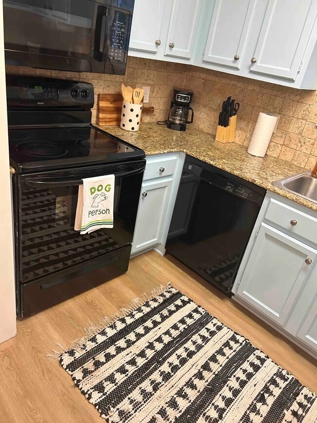 Photo - 843 Harbor Bend Dr