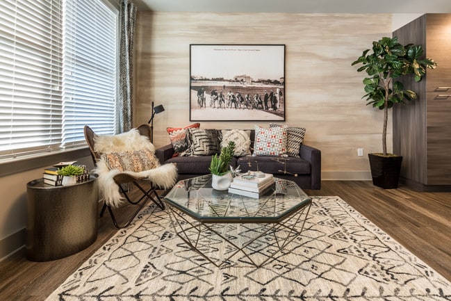 1BR, 1BA - One305 Central
