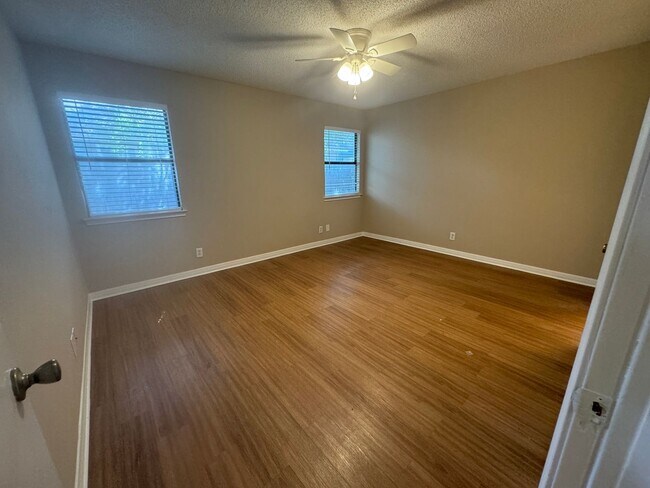 Photo - 214 Tamara Dr Unidad A