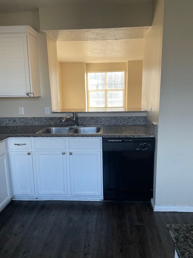 Photo - BEAUIFUL TOWNHOME!!!