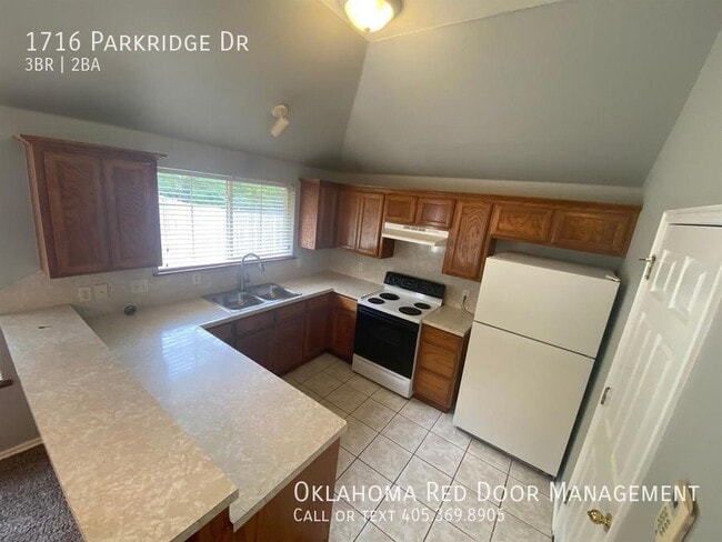 Photo - 1716 Parkridge Dr