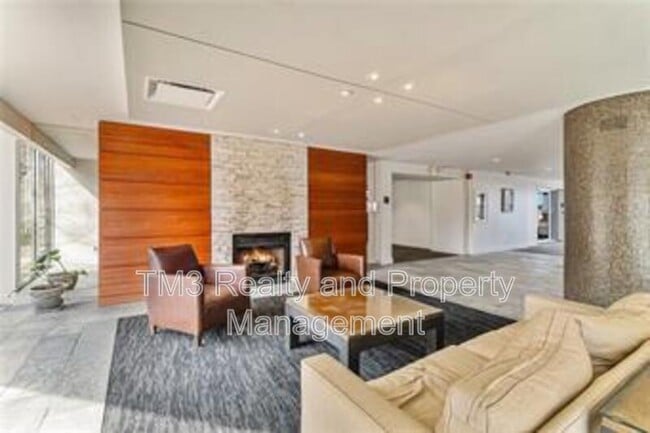 Photo - 600 E 8th St