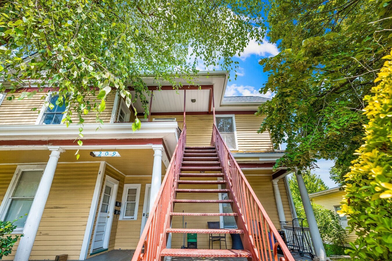 209 N Spring St - 209 N Spring St