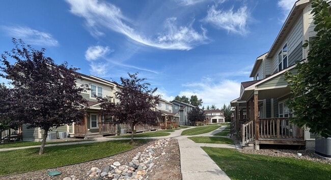 **Fall in Love with Your New Wolf Run Vill... - **Fall in Love with Your New Wolf Run Vill... Apartments