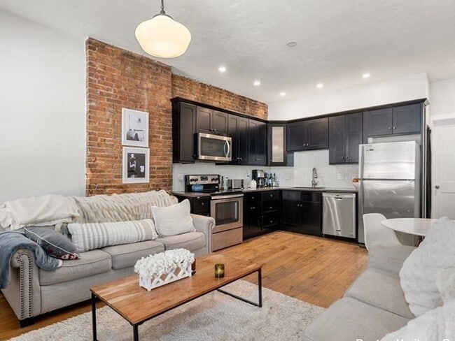 Building Photo - 26 E Springfield St Unit 1