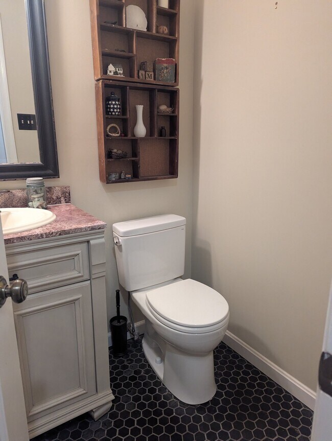 Photo - 334 Loudoun St SW