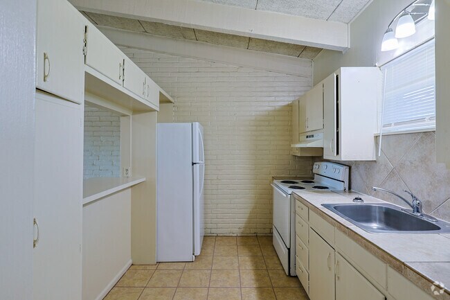 2BR, 2BA - 1,200SF - Kitchen