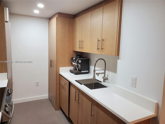 Photo - 10275 Collins Ave Unidad 523