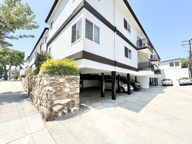 3401 Ocean Park Blvd