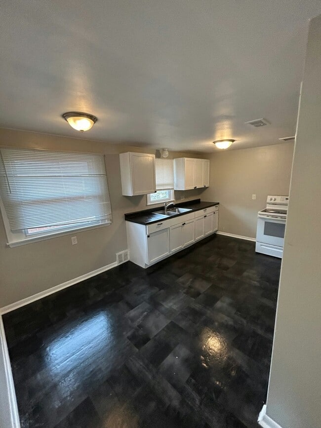 3437-3439-3439 N 83rd St