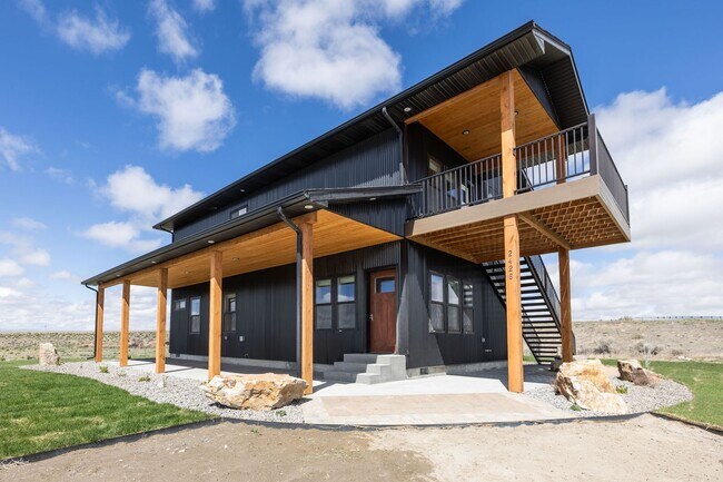 Photo - L2422OY Unit Upstairs